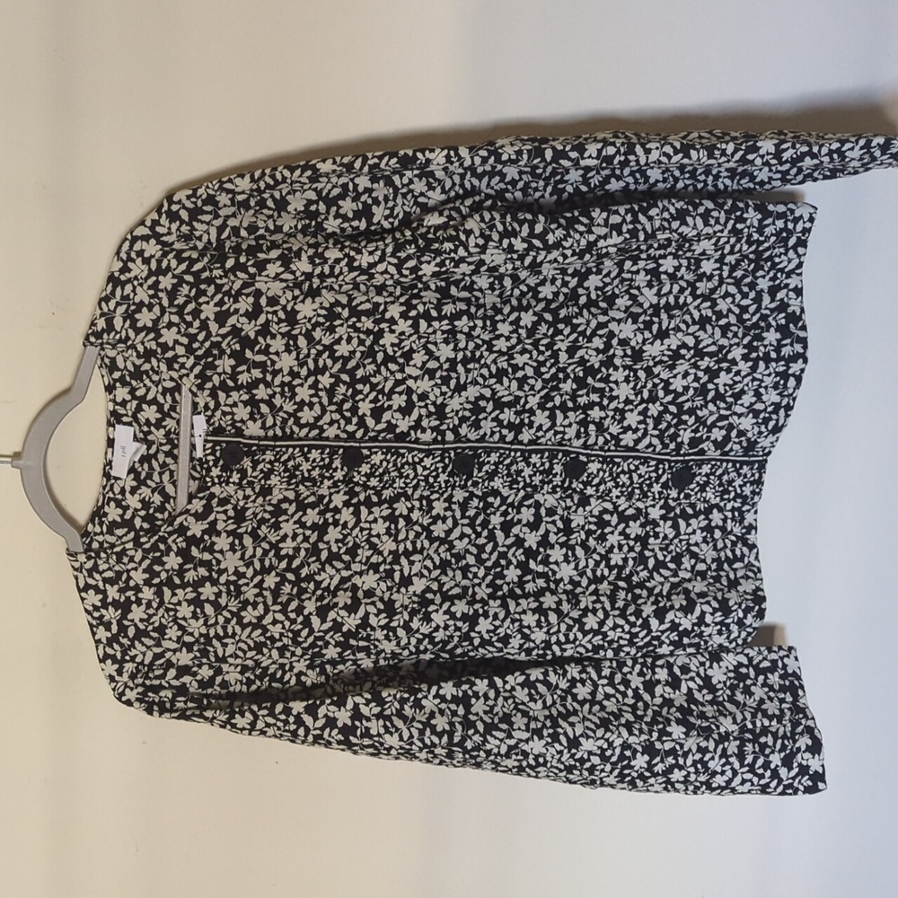 NWT JJill Quilted Black&White Floral Print Button Front Jacket Size M
